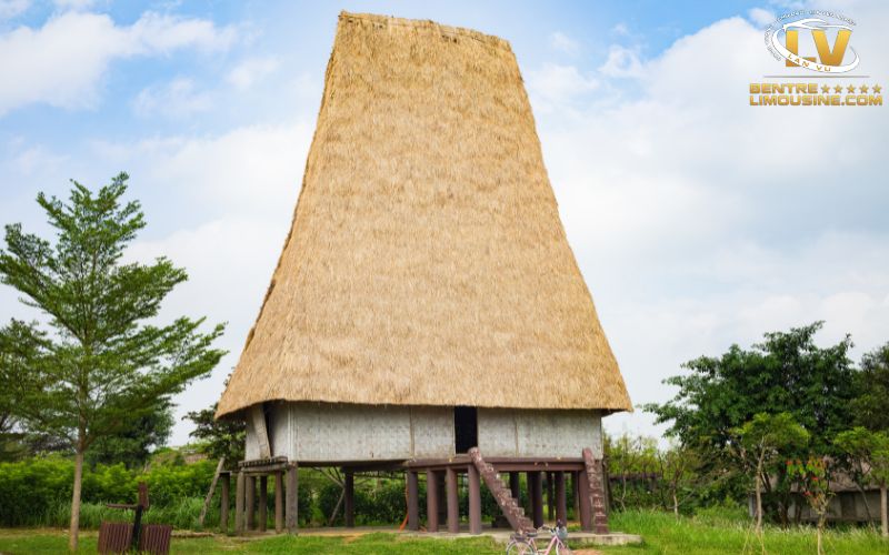 Buôn Mê Thuột là thành phố lớn thứ hai ở Tây Nguyên của Việt Nam, nơi có nhiều điểm du lịch đẹp và hấp dẫn